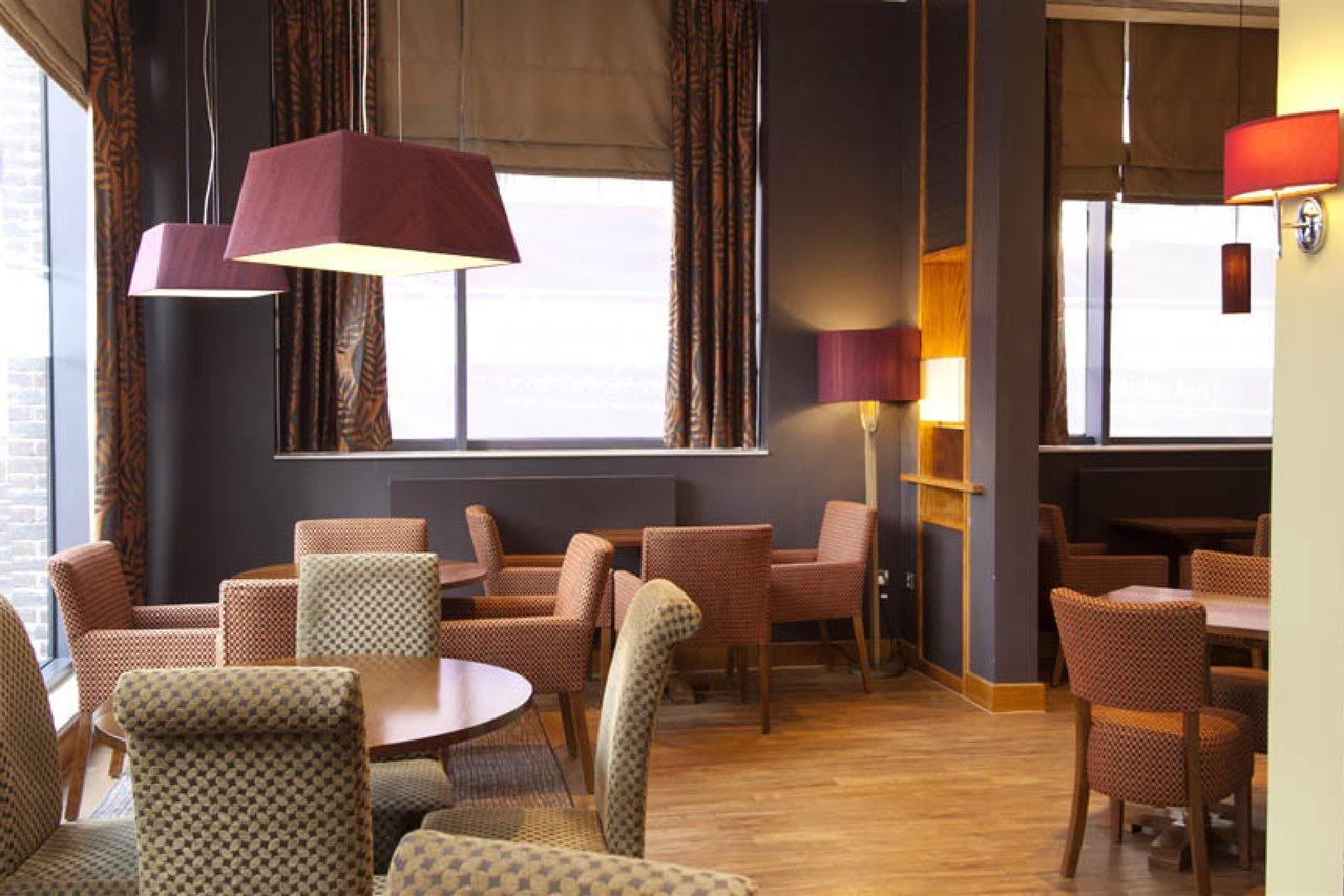 Premier Inn London City Exterior photo