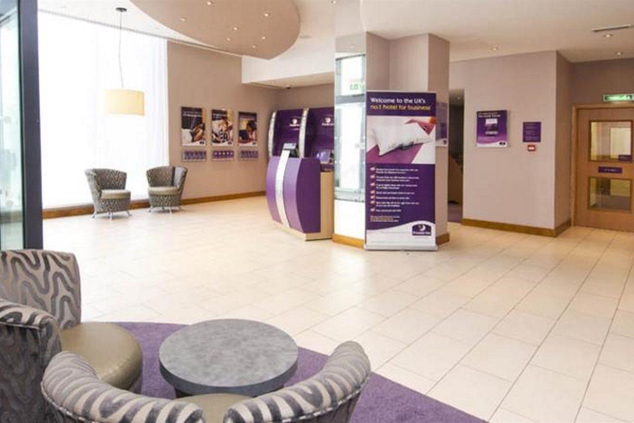 Premier Inn London City Exterior photo