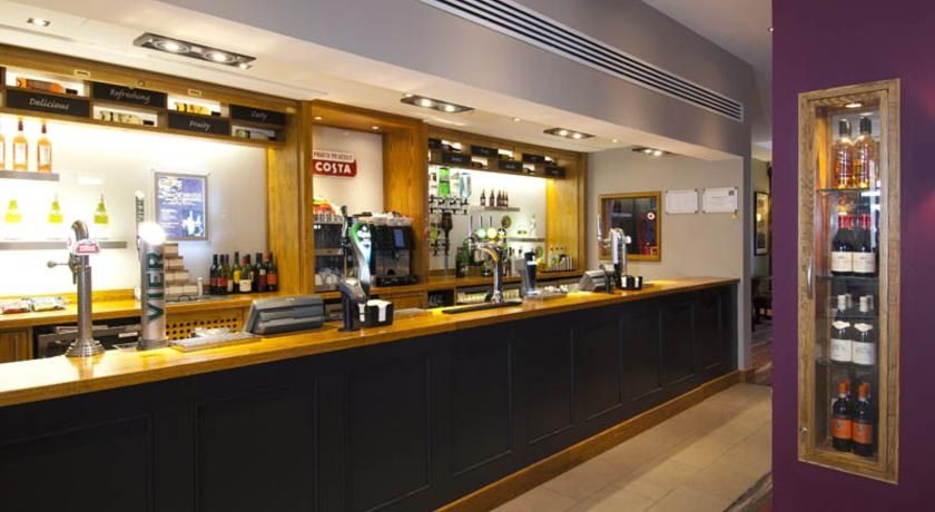 Premier Inn London City Exterior photo